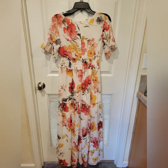 JessaKae Floral Red and White Dress - Picture 3 of 7